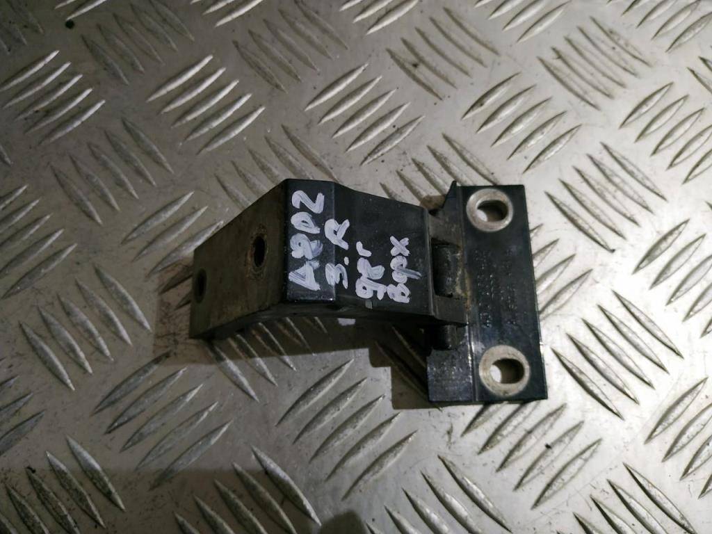 петля двери Audi A8 D2/4D 1998, 4D0833402 - фото №1