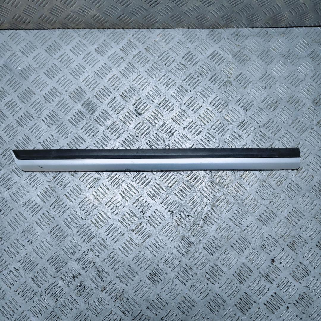 молдинг двери задней правой Volkswagen Passat B7 2013, 1.6 л., TDi, CAYC, дизель, серебристый, седан, передний привод, правый руль, 3AA854950A - фото №1