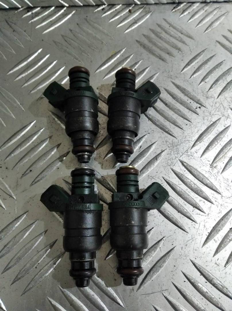 форсунка Volkswagen Bora 1 поколение 1998, 1.6 л., i, бензин, 037906031AA - фото №1