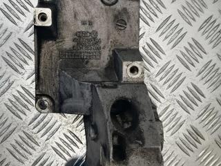 кронштейн генератора Volkswagen Polo 4 поколение [рестайлинг] 2006, 1.9 л., TDi, дизель, 038903143R