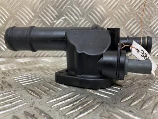 фланец (тройник) системы охлаждения Volkswagen Caddy 3 поколение 2008, 1.9 л., TDi, дизель, 03G121132B