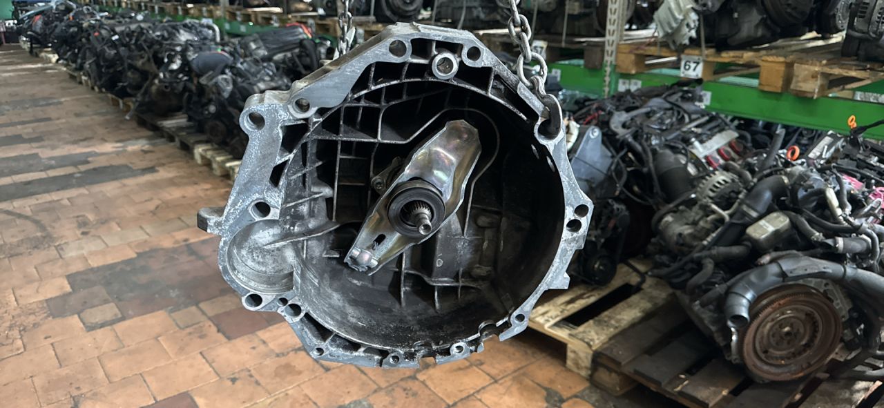 КПП механическая (МКПП) Audi A4 B6 2003, 2.0 л., i, ALT, бензин, МКПП, передний привод, GBM - фото №1