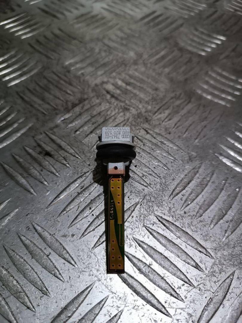 датчик температуры в выпускном коллекторе Audi A8 D3/4E 2004, 4.2 л., i, бензин, АКПП, 4B0820539 - фото №1