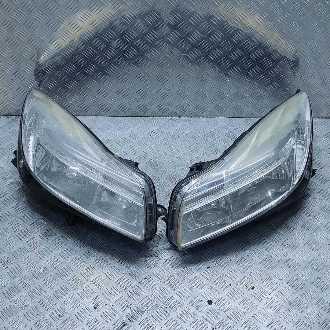 фара правая Opel Insignia 1 поколение (A) 2009, 2.0 л., CDTi, A 20 DTJ, дизель, 5МКПП, черный, универсал, передний привод, правый руль, 16886202, 1LJ00963004, 13226781 - фото №1