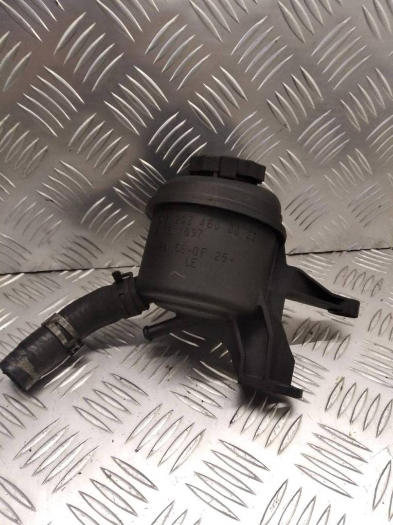 бачок гидроусилителя Mercedes-Benz C-Класс W203/S203/CL203 2001, 2.2 л., CDi, дизель, A2034600083 - фото №1