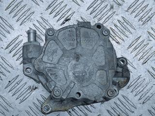 насос вакуумный Volkswagen Passat B6 2009, 2.0 л., TDi, CBAA, дизель, 6МКПП, серебристый, седан, передний привод, правый руль, 03L145100