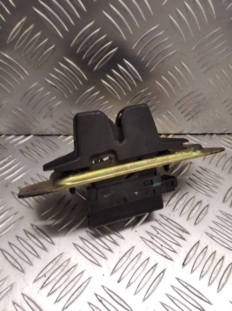 замок багажника Renault Espace 3 поколение 2001, 8200090463F - фото №1