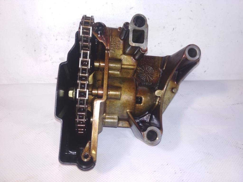 насос масляный Skoda Fabia 1 поколение (6Y) 2002, 1.2 л., i, бензин, 03D115105G, 03E105209L - фото №1