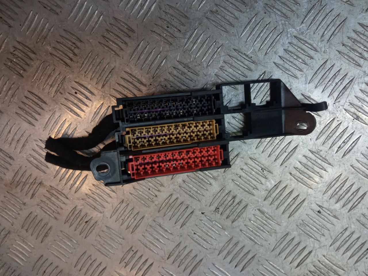 разъем (фишка) проводки Audi Q7 4L 2006, 3.0 л., TDi, BUG, дизель, АКПП, бежево-серый, внедорожник 5 дв., полный привод, правый руль, 4L0971845A - фото №1