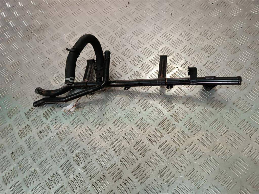 трубка охлаждающей жидкости Volkswagen Touareg 1 поколение 2005, 2.5 л., TDi, дизель, 7L6121065C - фото №1