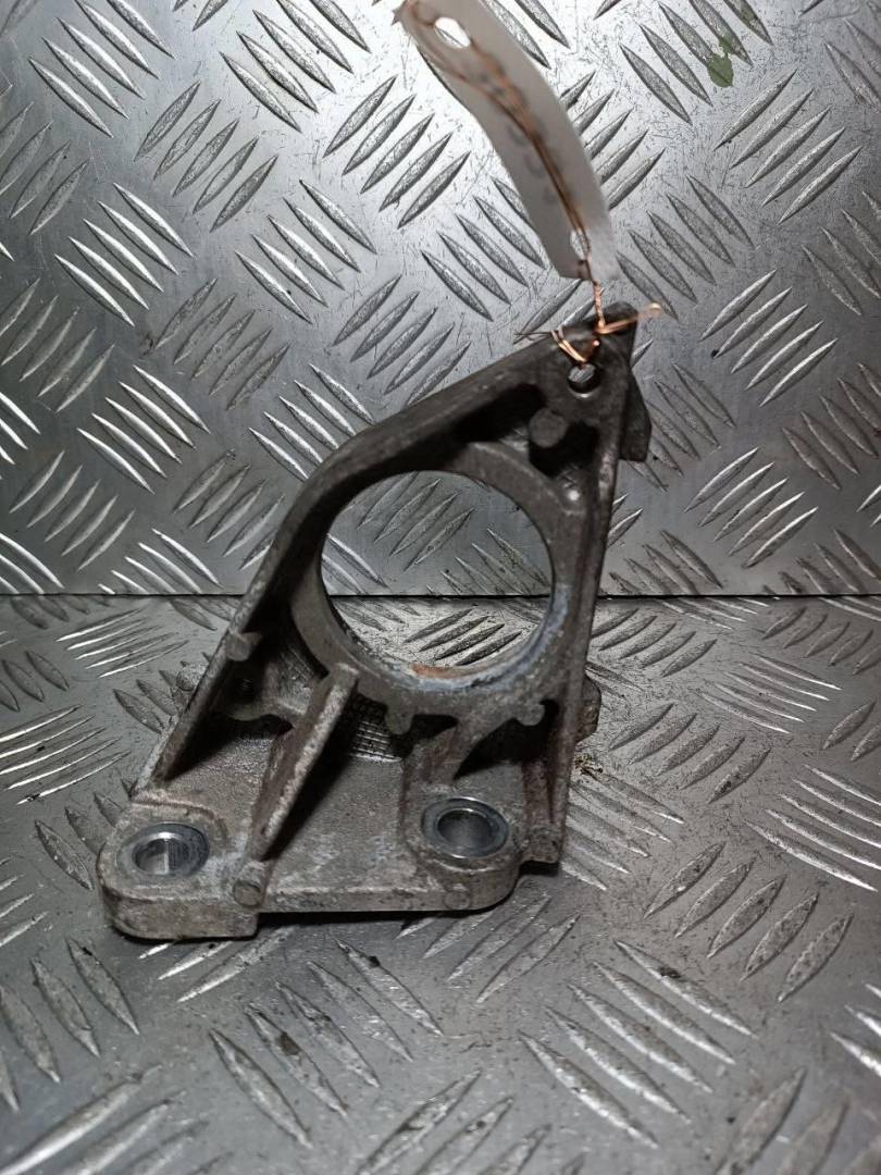 кронштейн полуоси Renault Scenic 2 поколение 2004, 1.9 л., DCi, дизель, МКПП, 8200187544 - фото №1