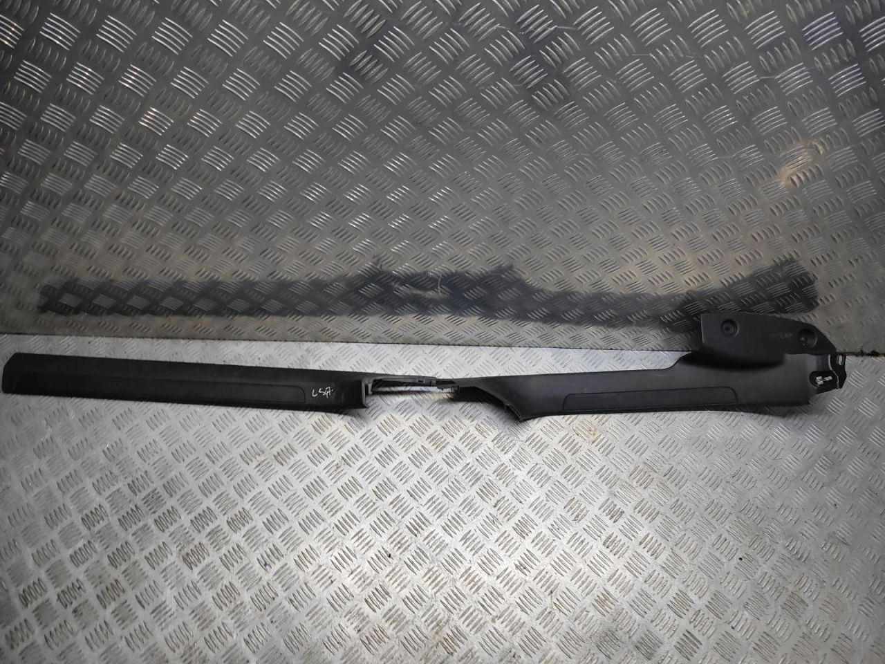 накладка на порог Volkswagen Passat B6 2009, 2.0 л., TDi, CBAA, дизель, 6МКПП, серебристый, седан, передний привод, правый руль, 3C0853369 - фото №1