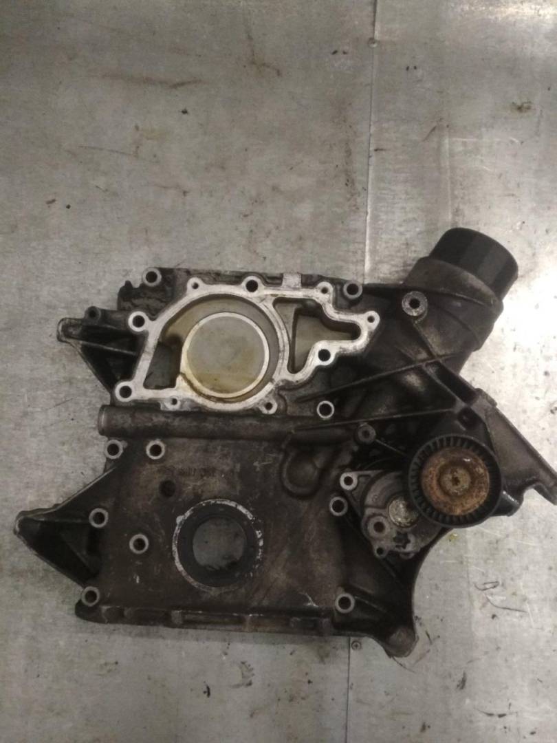 крышка двигателя передняя Mercedes-Benz Vito W638 2001, 2.2 л., CDi, дизель, R6110150902 - фото №1