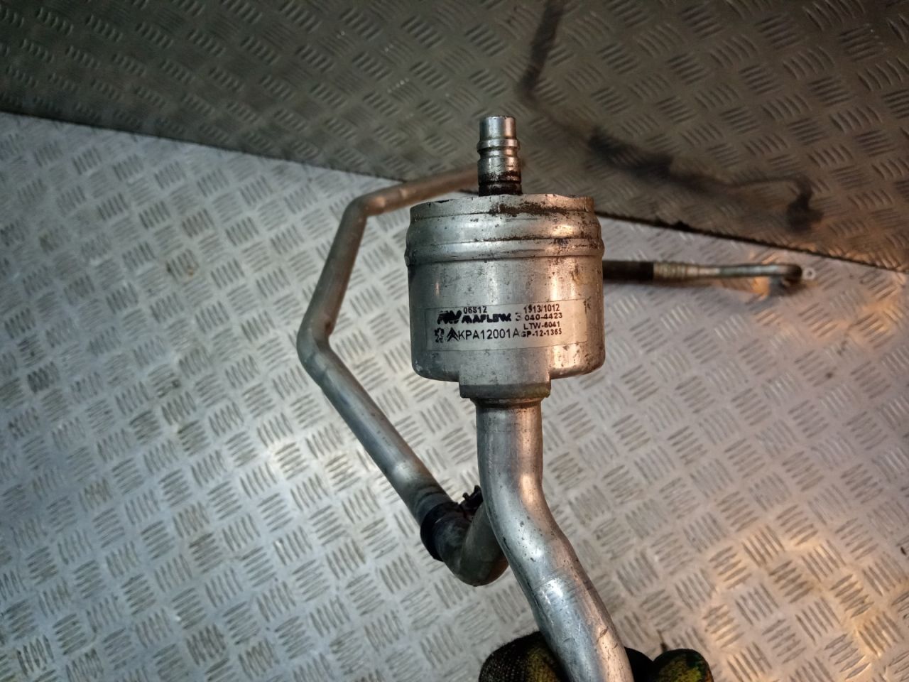 трубка кондиционера Citroen Berlingo 2 поколение (B9) 2012, 1.6 л., HDi, 9HN (DV6ETED), дизель, МКПП, белый, фургон, передний привод, правый руль, LTW6041 - фото №1