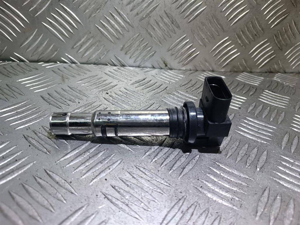 катушка зажигания Skoda Fabia 1 поколение (6Y) 2001, 1.2 л., i, бензин, R0401S00403 - фото №1