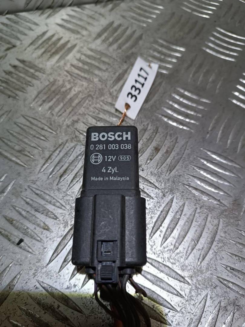 реле накала свечей Volkswagen Golf 5 поколение 2005, 1.9 л., TDi, дизель, 281003038 - фото №1