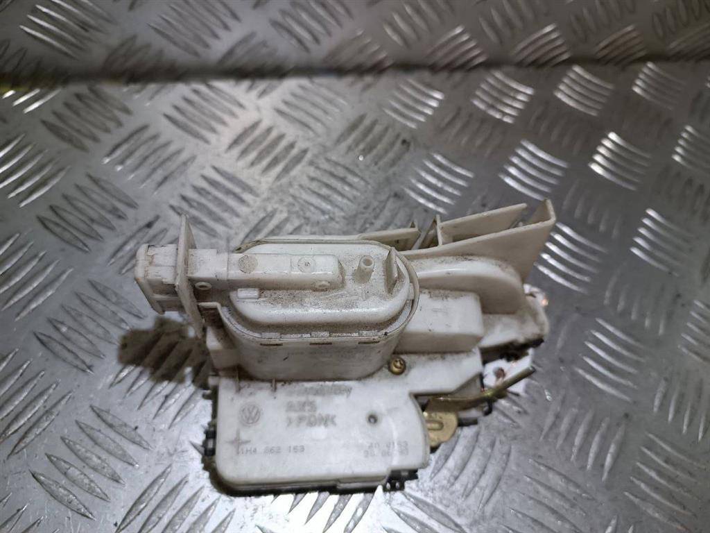 замок двери задней левой Volkswagen Golf 3 поколение 1993, 1H4839015A - фото №1