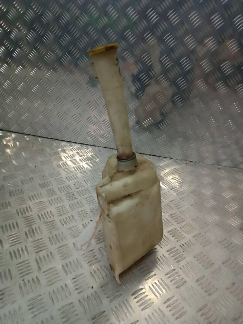 бачок омывателя Kia Clarus 1 поколение 1998, 1.8 л., i, бензин - фото №1