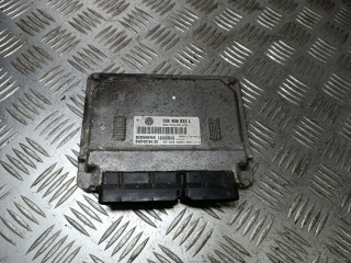 блок управления двигателем Volkswagen Polo 4 поколение 2003, 1.2 л., i, AZQ, бензин, 03E906033L, 5WP4019405