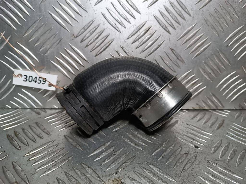 патрубок интеркулера Volkswagen Passat B5 1998, 1.9 л., TDi, дизель - фото №1