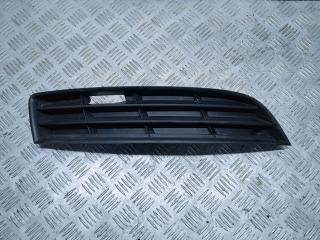 заглушка (решетка) в бампер Volkswagen Passat B6 2007, 2.0 л., TDi, дизель, 6МКПП, серебристый, универсал, передний привод, правый руль, 3C0853666