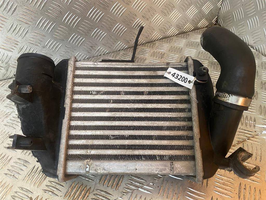 интеркулер Audi A4 B6 2002, 2.5 л., TDi, дизель, 8E0145805P - фото №1