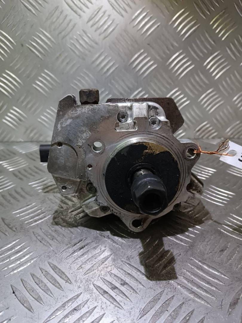 ТНВД BMW 3 серия E90/E91/E92/E93 2006, 3.0 л., D, дизель, 0445010146, 7798333 - фото №1