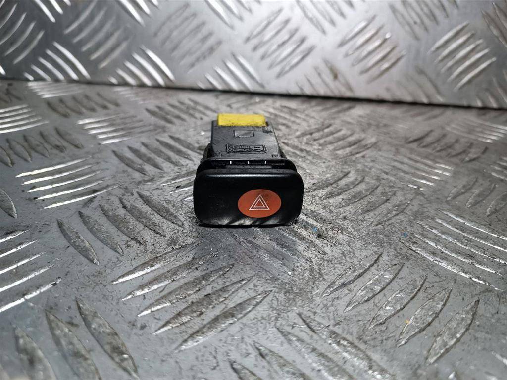 кнопка аварийной сигнализации Kia Clarus 1 поколение 1998, 6110 - фото №1