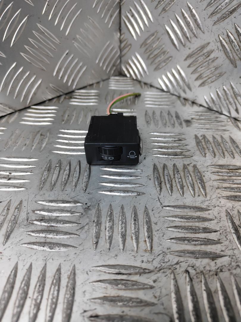 кнопка корректора фар Citroen Berlingo 2 поколение (B9) 2012, 1.6 л., HDi, 9HN (DV6ETED), дизель, МКПП, белый, фургон, передний привод, правый руль, 96384422 - фото №1