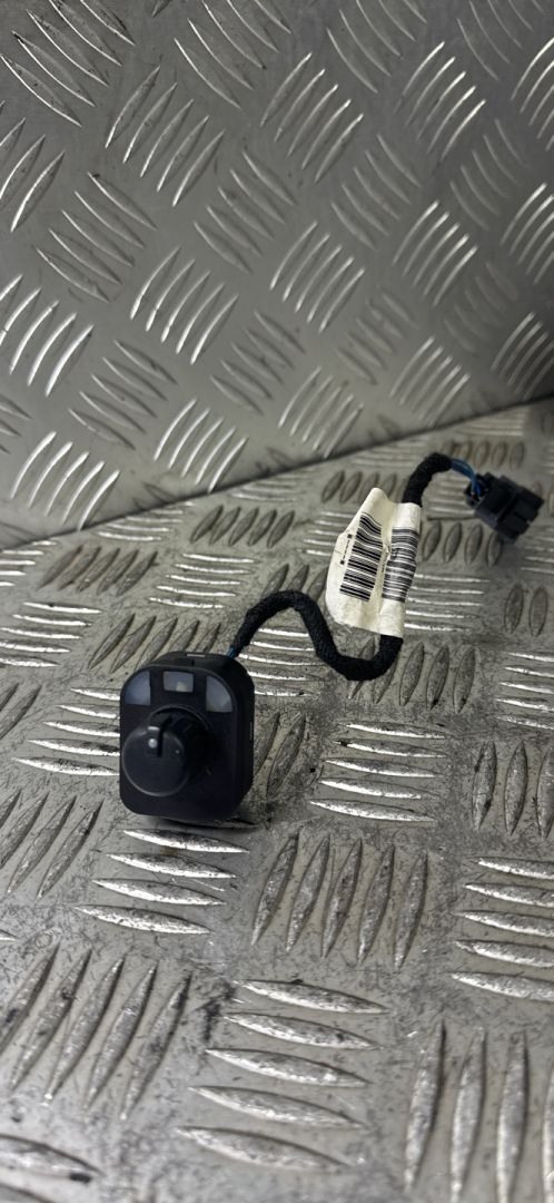 джойстик регулировки зеркал Audi A6 4F/C6 2006, 2.4 л., i, BDW, бензин, вариатор, чёрный, седан, передний привод, правый руль, 8E0959565, 4F0971765 - фото №1