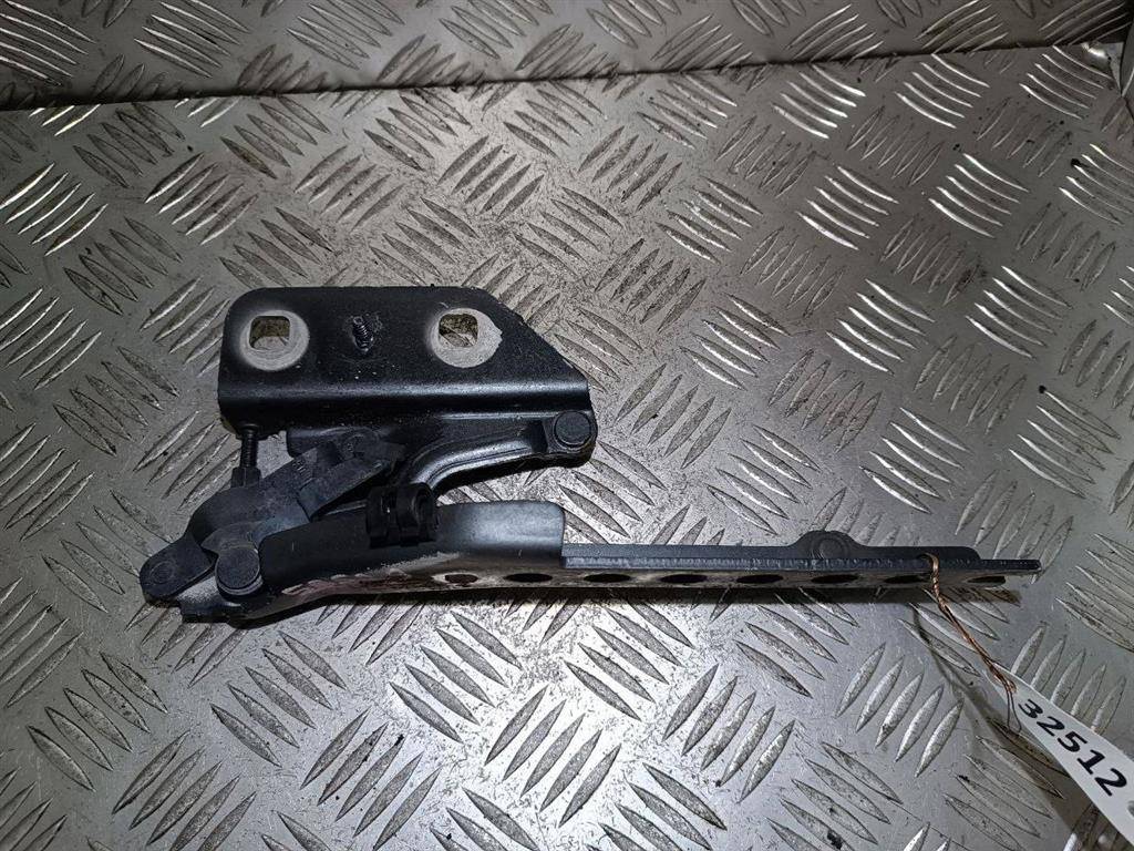 петля капота правая Audi A8 D3/4E 2004, 4.2 л., i, бензин, седан, 4E0823302E - фото №1