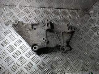 кронштейн генератора Renault Scenic 2 поколение 2005, 1.9 л., DCi, F9Q 812, дизель, 8200100148