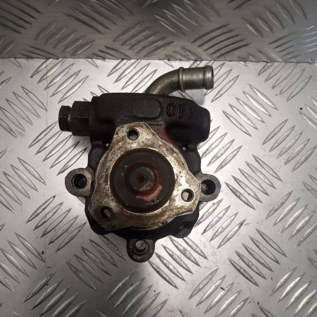 насос гидроусилителя руля Rover 200 Series 2 поколение 1997, 1.4 л., i, бензин, QVB100690 - фото №1