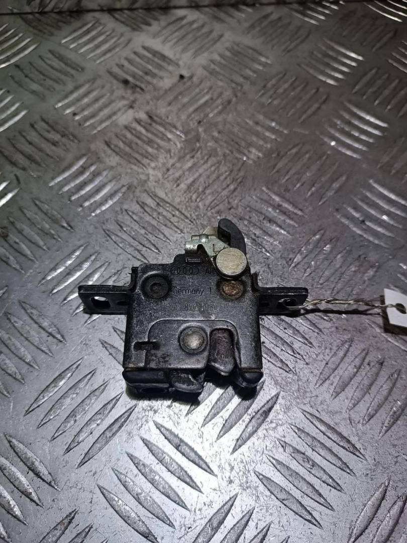 замок багажника Audi A6 4A/C4 1994, универсал, 4A9827505A - фото №1