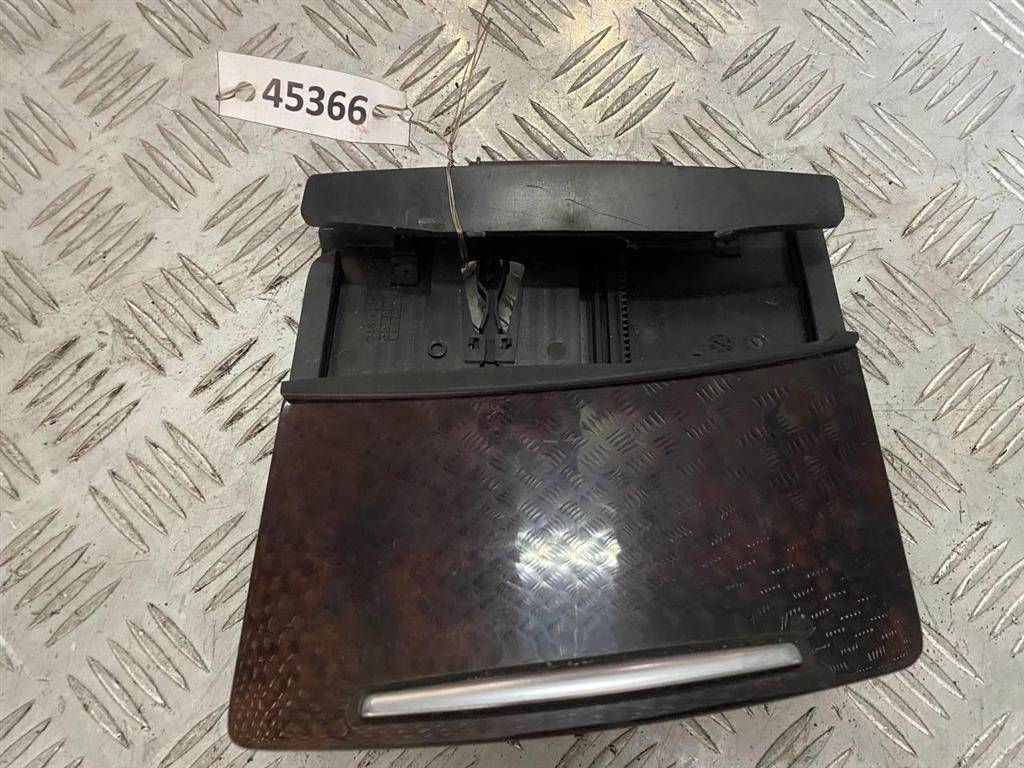 пепельница Audi A6 4F/C6 2006, 4F2857951B - фото №1