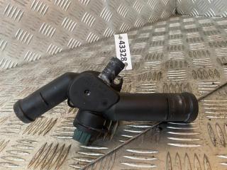 фланец (тройник) системы охлаждения Skoda Octavia 1 поколение (A4) 1997, 1.6 л., i, бензин, МКПП, 06A121133D