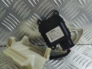 моторчик заслонки печки Volkswagen Passat B5 1997, 8D1820511E