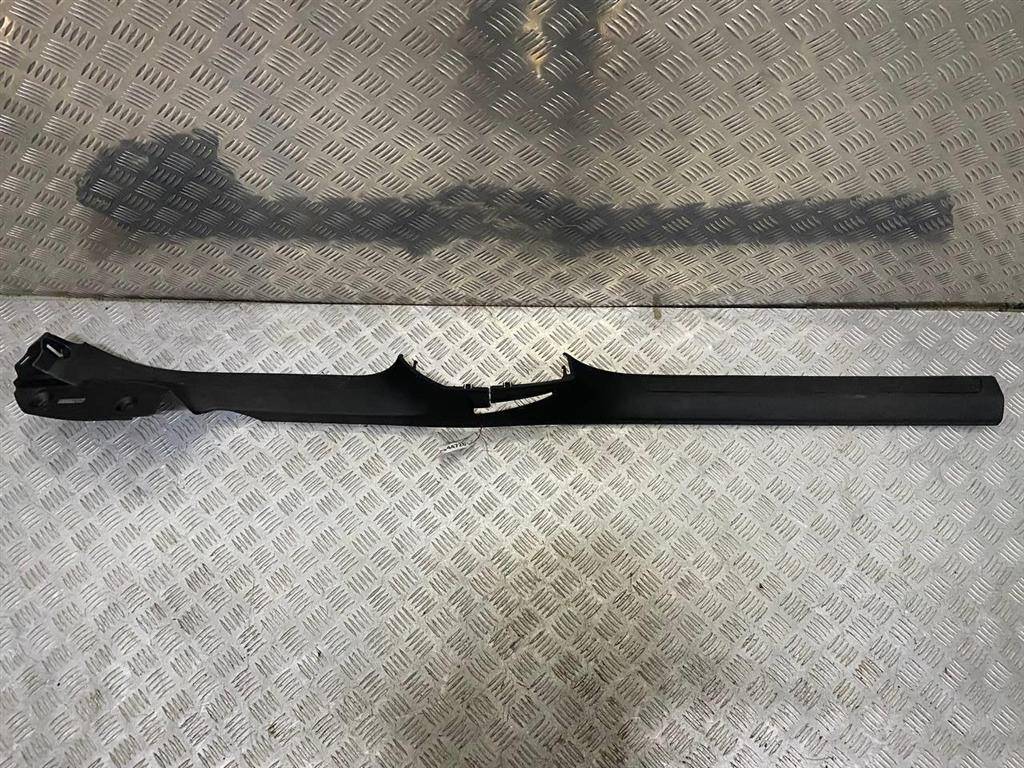 накладка на порог Volkswagen Passat B6 2007, 2.0 л., TDi, BMR, дизель, 6МКПП, чёрный, седан, передний привод, правый руль, 3C0853369 - фото №1