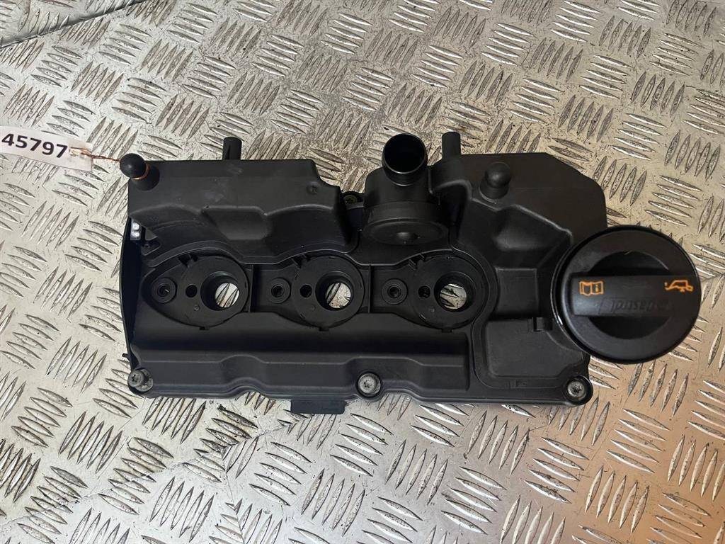 клапанная крышка Skoda Praktik 1 поколение 2010, 1.2 л., TDi, CFWA, дизель, МКПП, 70377103 - фото №1