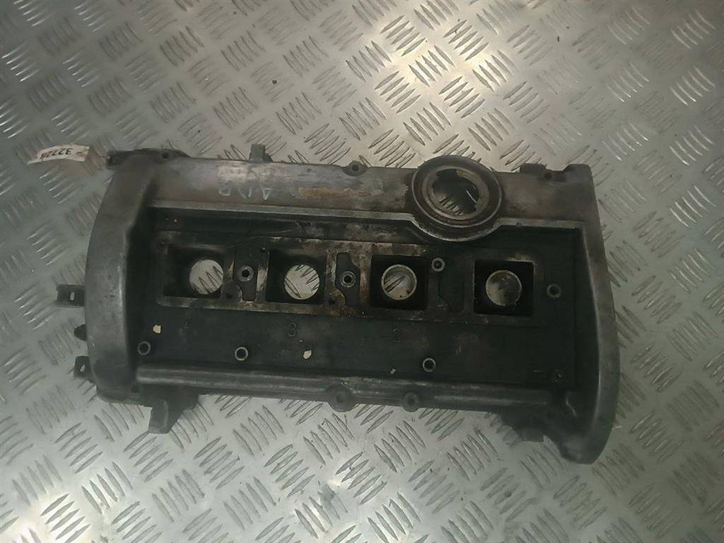 клапанная крышка Audi A4 B5 1998, 1.8 л., i, бензин, 058103475G - фото №1