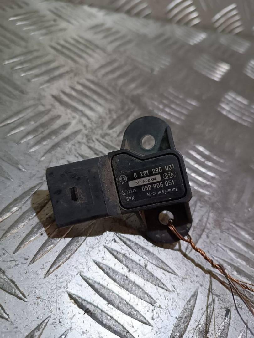 датчик абсолютного давления Volkswagen Passat B6 2006, 2.0 л., i, бензин, 06B906051 - фото №1