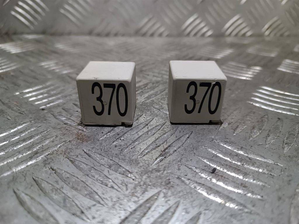 реле (прочие) Audi A8 D3/4E 2004, 4.2 л., i, бензин, АКПП, седан, 8D0951253 - фото №1