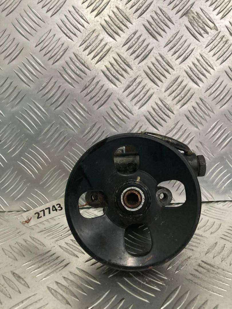 насос гидроусилителя руля Kia Sorento 1 поколение 2005, 2.5 л., CRDi, дизель - фото №1