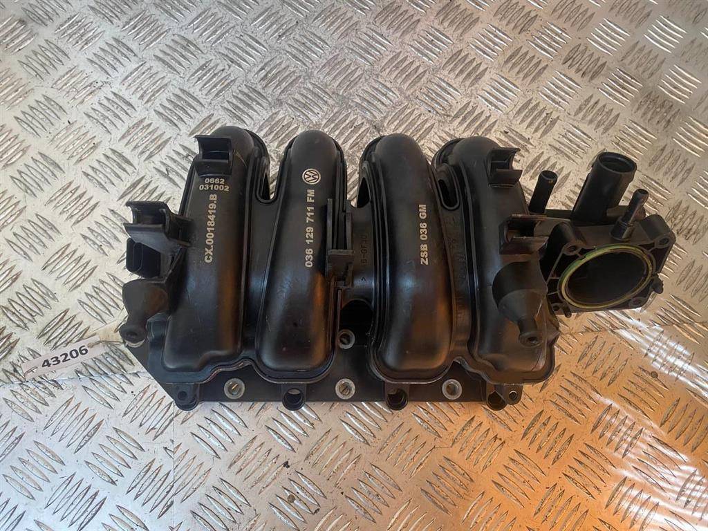 коллектор впускной Volkswagen Golf 4 поколение 2003, 1.4 л., i, бензин, 036129711FM - фото №1