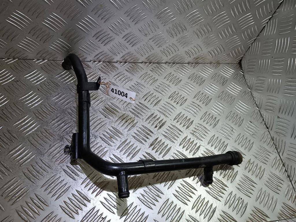 трубка охлаждающей жидкости Volkswagen Golf 5 поколение 2006, 1.9 л., TDi, дизель, 038121065CS - фото №1