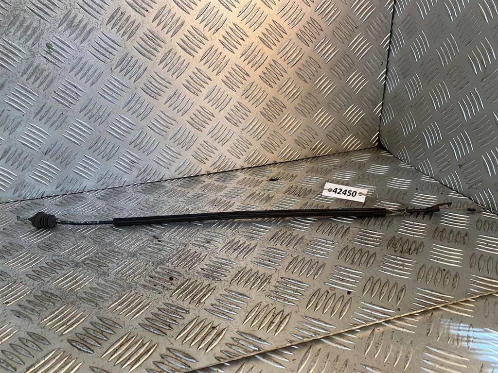 трос двери Volkswagen Golf 4 поколение 2002, 1J3837085 - фото №1