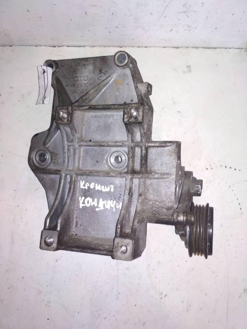 кронштейн генератора Audi A4 B5 1995, 1.8 л., i, бензин, 058260885A - фото №1