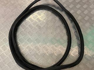 уплотнитель двери Audi A6 4B/C5 2000, универсал, 4B9833721J