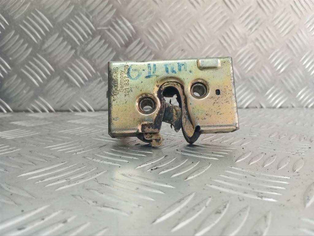 замок двери передней правой Volkswagen Golf 2 поколение 1991, 191837016 - фото №1