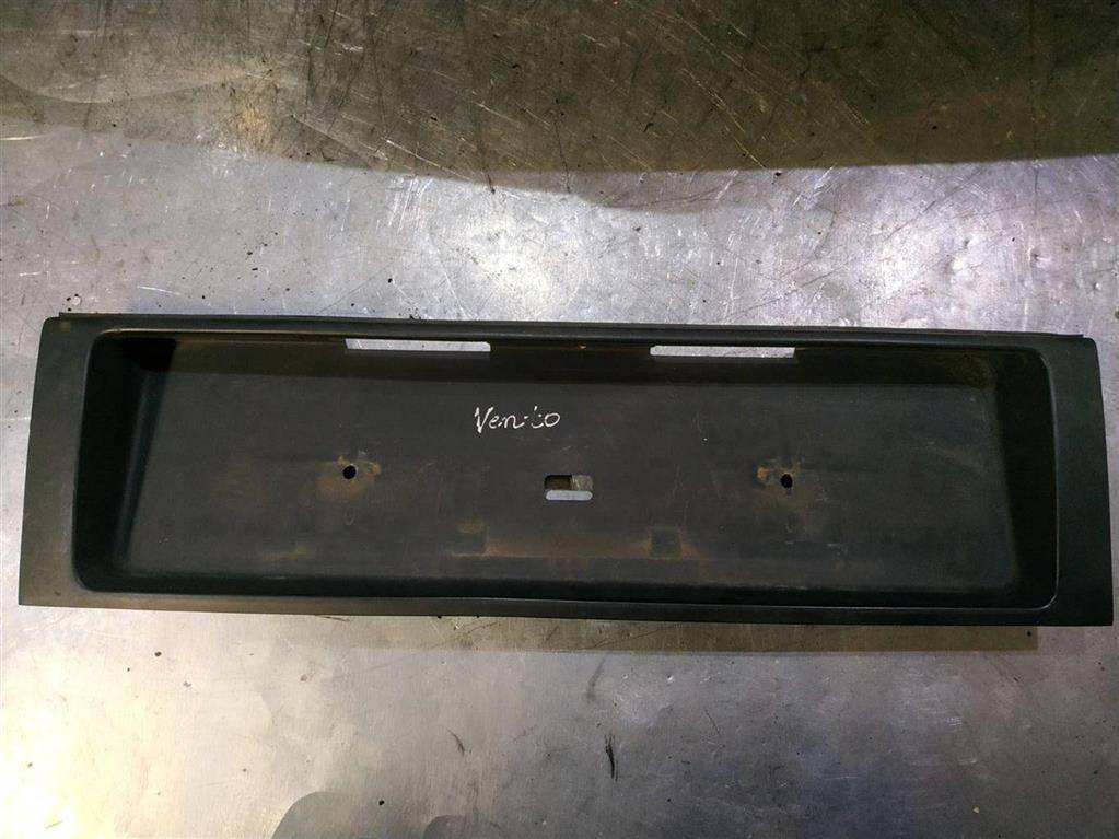 бленда Volkswagen Vento 1 поколение 1993, 1H5853481 - фото №1